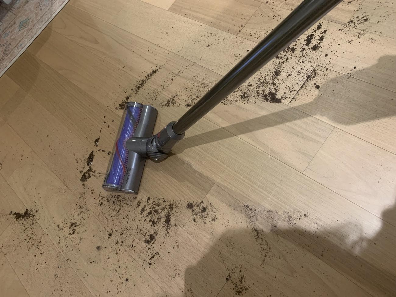 , Dyson V12 Detect Slim review: If you walk barefoot in your home, your vacuum needs a laser, TechWar.gr