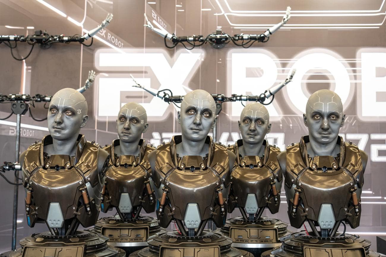 , A roundup of the World Robot Conference’s best bots, TechWar.gr