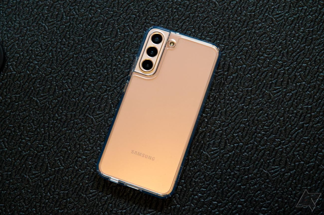 , Samsung Galaxy Z Flip 4 vs. Galaxy S22+: Which has aged better?, TechWar.gr