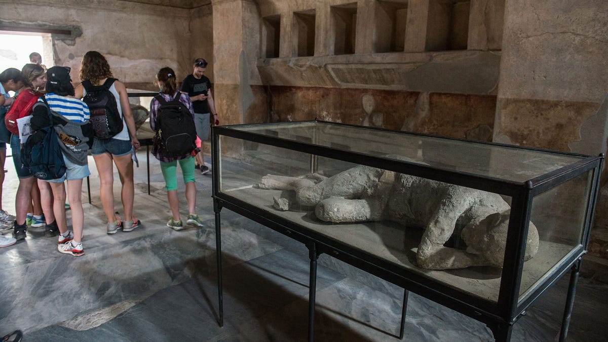 Ανάλυση ακτίνων Χ των οστών των θυμάτων της Πομπηίας υποδηλώνει ότι πνίγηκαν μέχρι θανάτου
