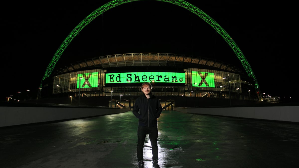  Η @Music του X δημοσιεύει φωτογραφία του Ed Sheeran για να γιορτάσει τη νέα λαβή.  Οι χρήστες δεν εντυπωσιάζονται.
