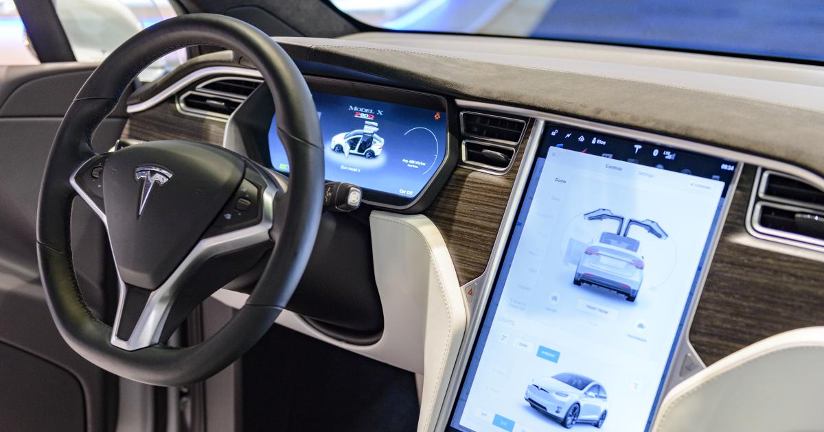Η Tesla αντιμετωπίζει νέα έρευνα ασφαλείας μετά από θανατηφόρο ατύχημα
