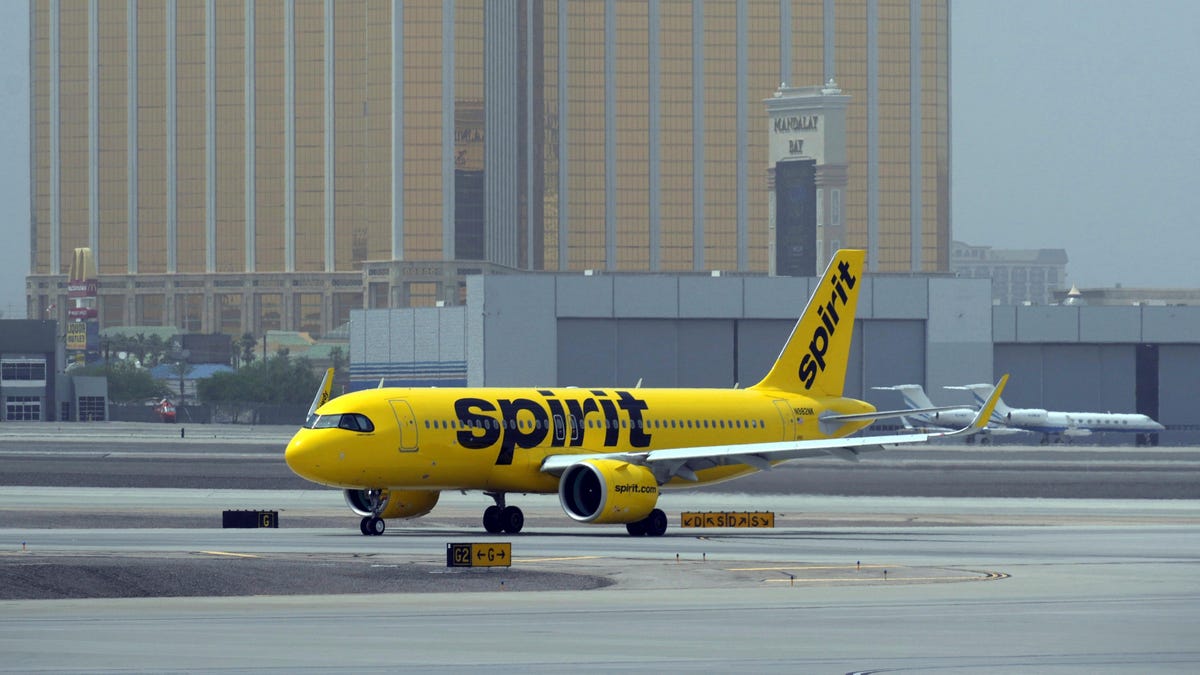 Η ανάκληση κινητήρα αναγκάζει μεγάλες αεροπορικές εταιρείες σε αεροπλάνα εδάφους