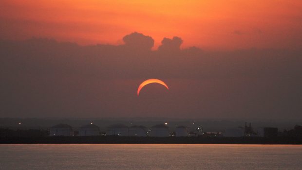 Ηλιακή έκλειψη: Έρχεται ο «Δακτύλιος της Φωτιάς» - Ποιοι και πώς θα μπορέσουν να δουν το φαινόμενο