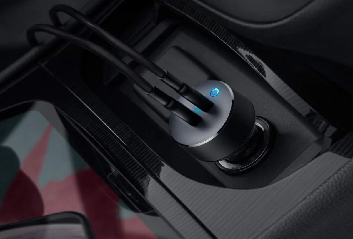 Κρατήστε τους επιβάτες σας ενθουσιασμένους με τον φορτιστή αυτοκινήτου Anker PowerDrive III Duo με μόλις 17 $