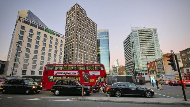 Λονδίνο: Το αμφιλεγόμενο τέλος εκπομπών επεκτείνεται σε όλη την πόλη