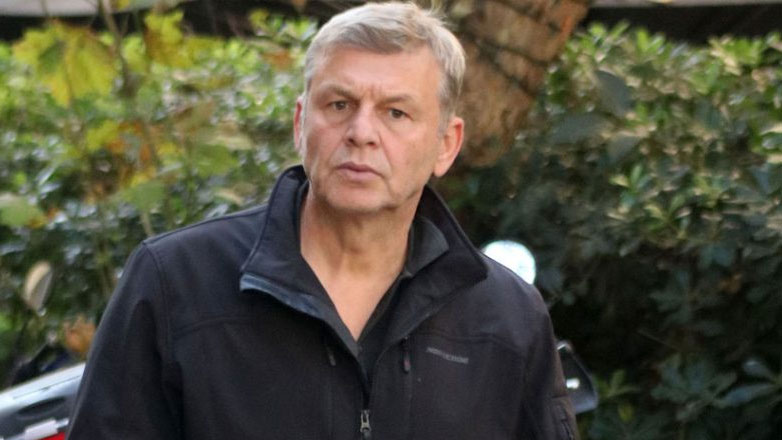 Ξεσπά ο Απόστολος Γκλέτσος: «Δεν μπορείς να λες ότι είσαι αριστερός και να μένεις στην Εκάλη»