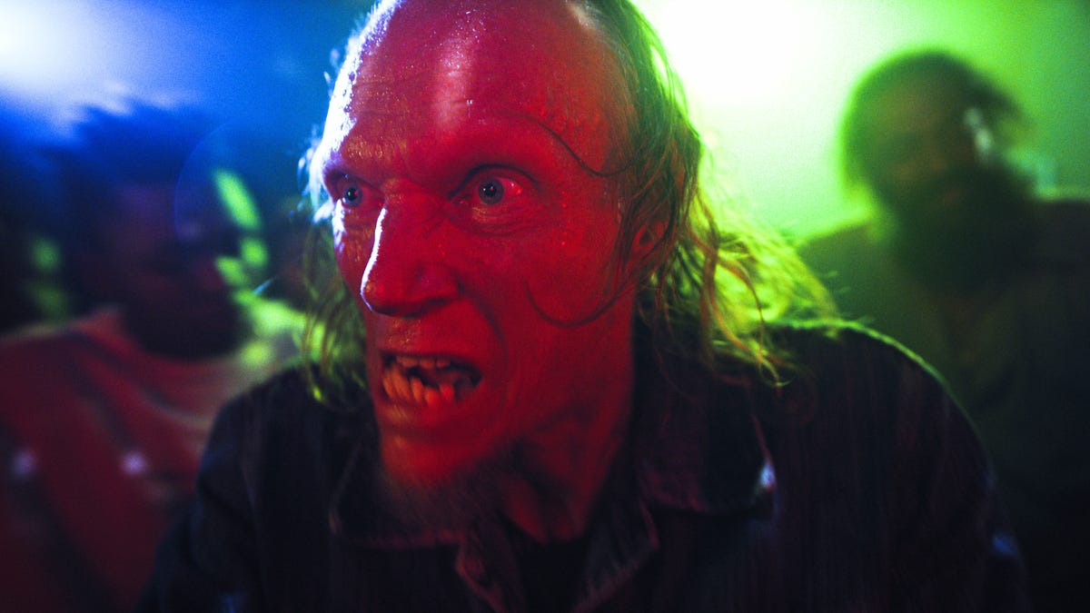 Ο σκηνοθέτης του Fried Barry ξαναφτιάχνει το Cult Classic Street Trash
