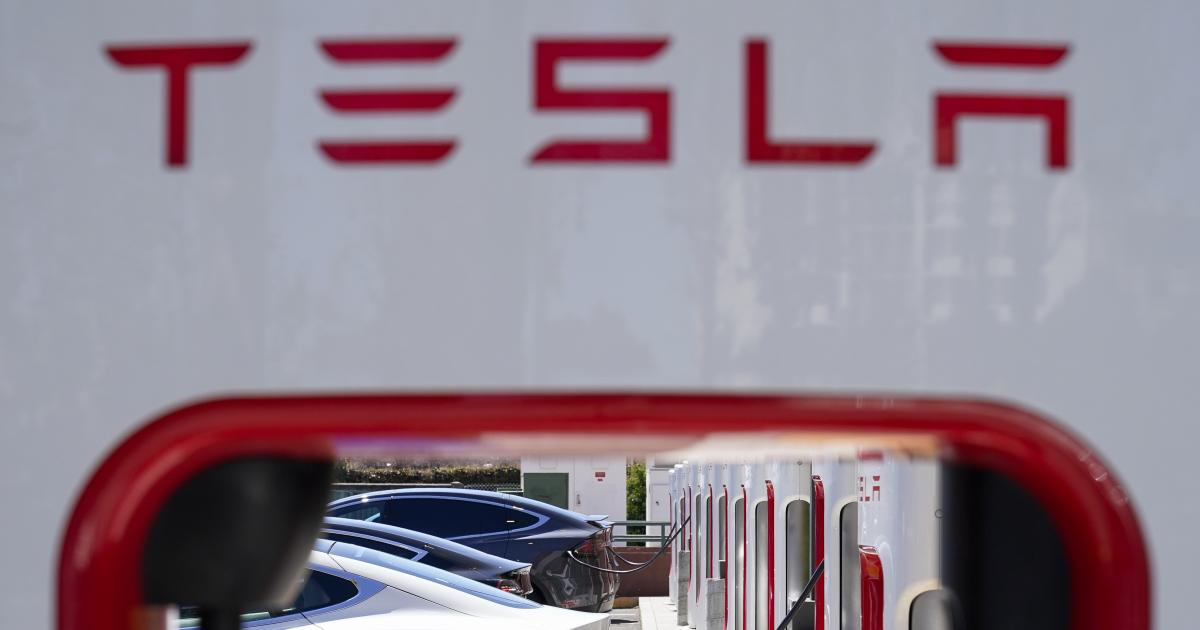 Οι ρυθμιστικές αρχές των ΗΠΑ ερευνούν την Tesla για ζητήματα διεύθυνσης Model 3 και Model Y
