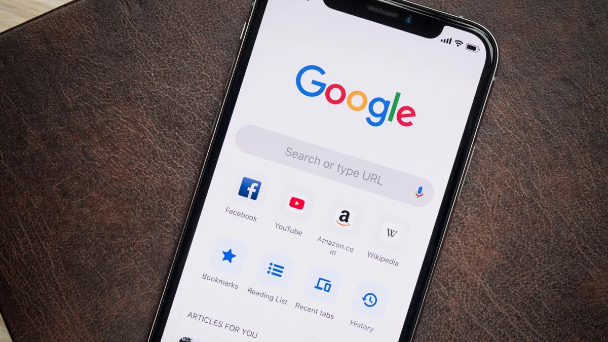 Apple iPhone users can move Chrome's URL address bar to the bottom of the screen
