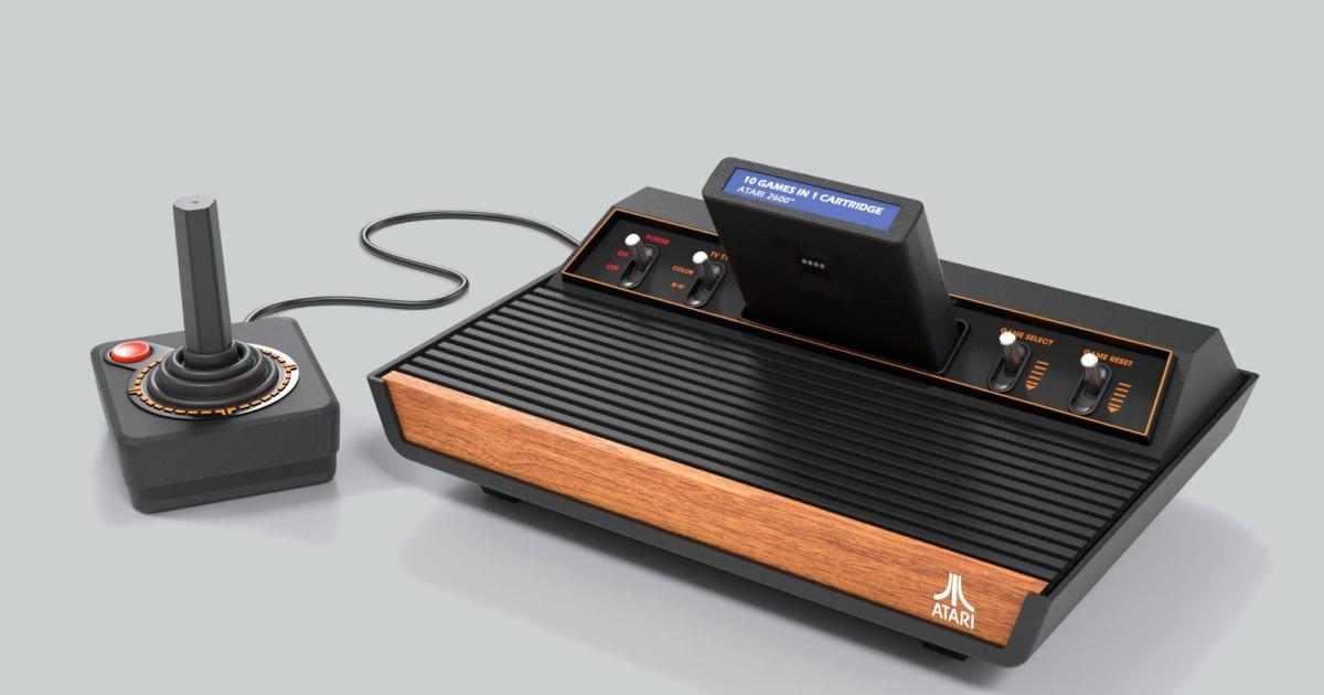 Το Atari's 2600+ είναι μια μινιατούρα κονσόλα που παίζει 2600 και 7800 καροτσάκια παιχνιδιών
