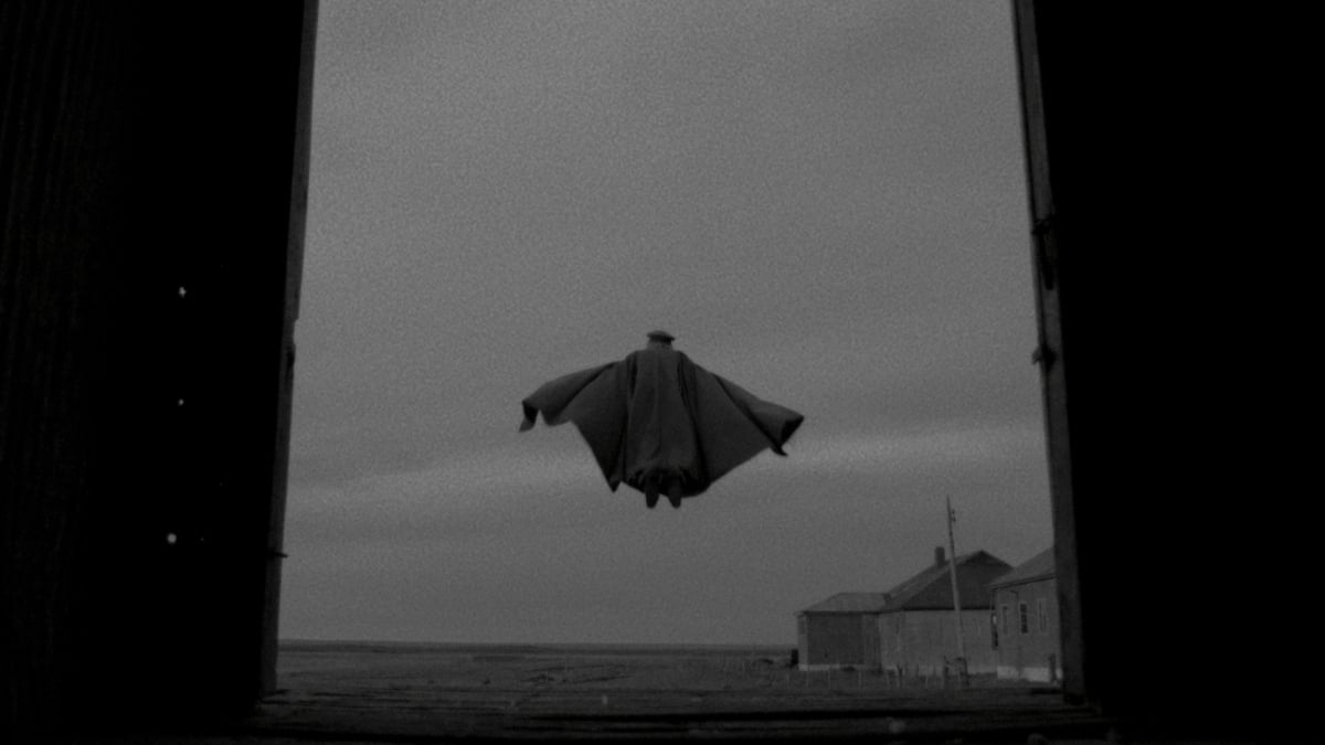 Το τρέιλερ του Netflix "El Conde" πειράζει έναν 250χρονο βρικόλακα που έχει κουραστεί από τη φήμη του.