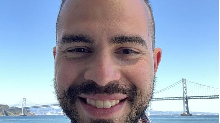 Τι γυρεύει ένας Θεσσαλονικιός στην Κοιλάδα του Πυριτίου; Ο 33χρονος Ορέστης Τρασανίδης χτίζει «γέφυρες» για την ΕΕ στη Silicon Valley