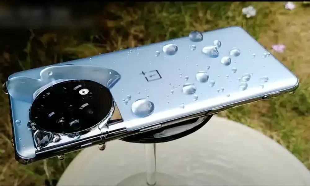 Είναι το OnePlus 11 5G αδιάβροχο; 
