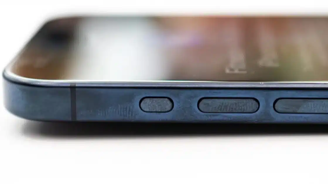 Έτσι γίνεται το τιτάνιο του iPhone 15 Pro μετά από χρήση;