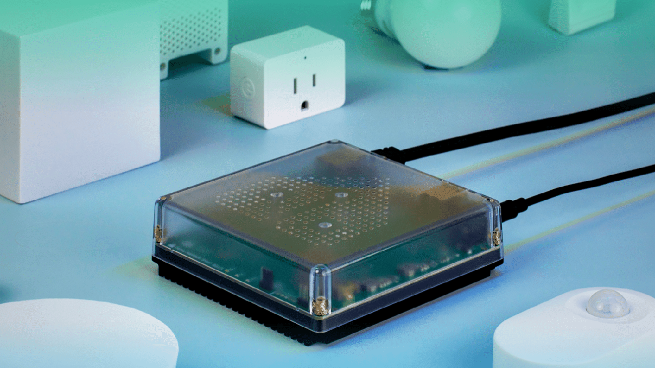 Αυτό το μικροσκοπικό ημιδιαφανές κουτί μπορεί να σας βοηθήσει να διαχειριστείτε έξυπνες οικιακές συσκευές με χαμηλό προϋπολογισμό