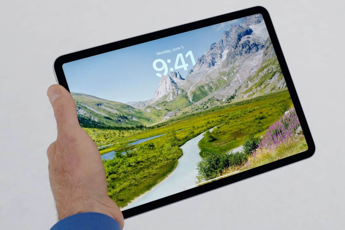 Η Apple σχεδόν κυκλοφόρησε φέτος το υπερμεγέθους iPad 14 ιντσών, η συσκευή τώρα φαίνεται να έχει αναβληθεί
