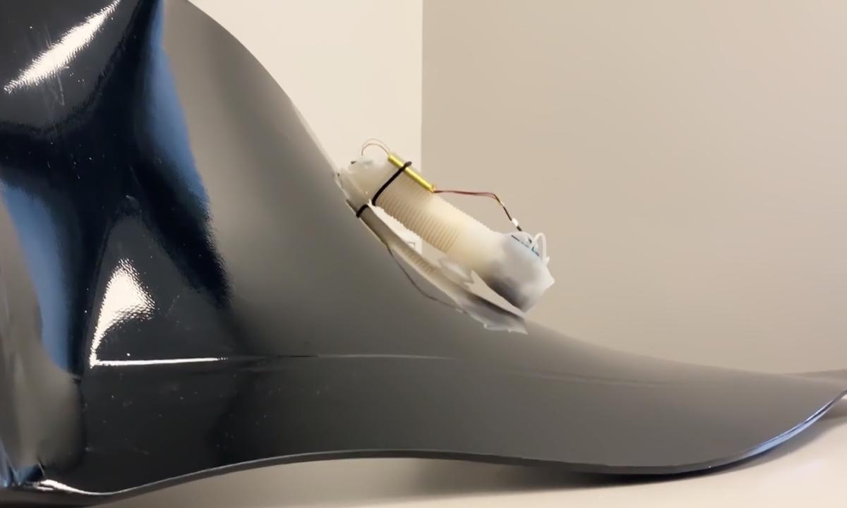 Η GE Aerospace αναπτύσσει ένα ρομποτικό σκουλήκι για να επιθεωρεί και να επισκευάζει κινητήρες τζετ
