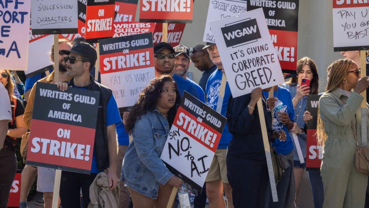 Η WGA κατέληξε σε μια νέα συμφωνία που θα μπορούσε να τερματίσει την απεργία των συγγραφέων
