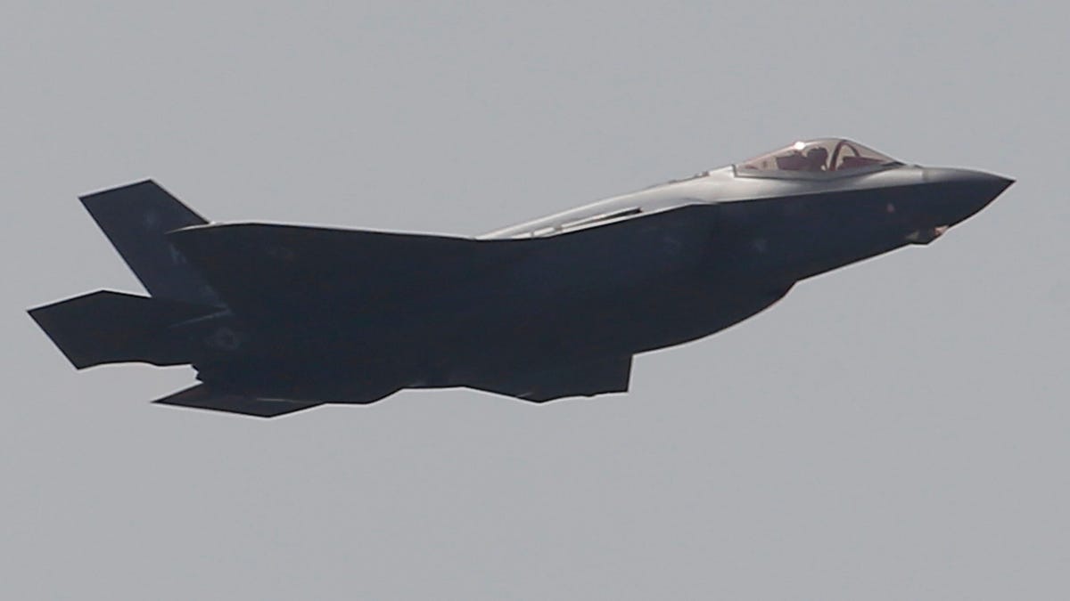 Ο Στρατός χάνει F-35 Stealth Fighter Jet, ζητά βοήθεια

