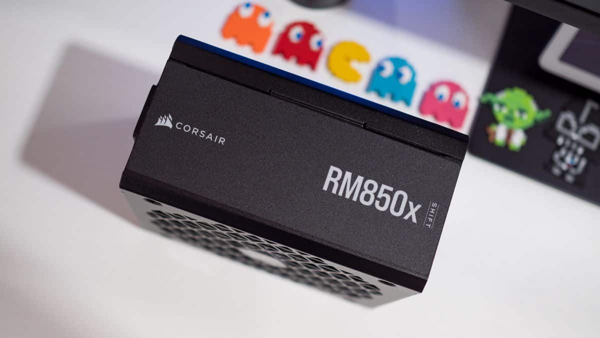 Corsair RMx Shift 850W on the side