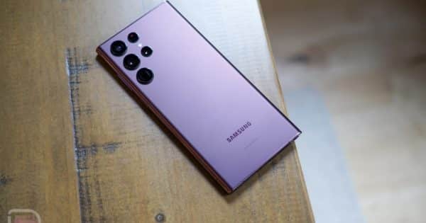 Το Galaxy S22 Ultra έχει έκπτωση 450 $, οπότε ναι
