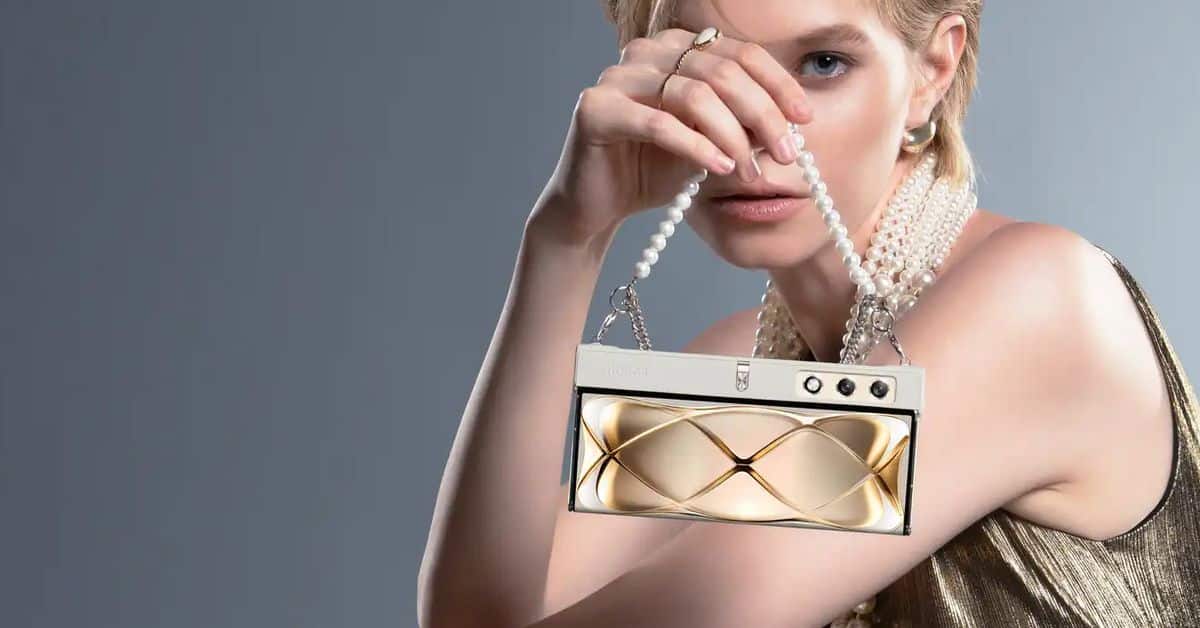 Το Honor's V Purse είναι ένα αναδιπλούμενο πρωτότυπο τηλέφωνο εμπνευσμένο από τη μόδα