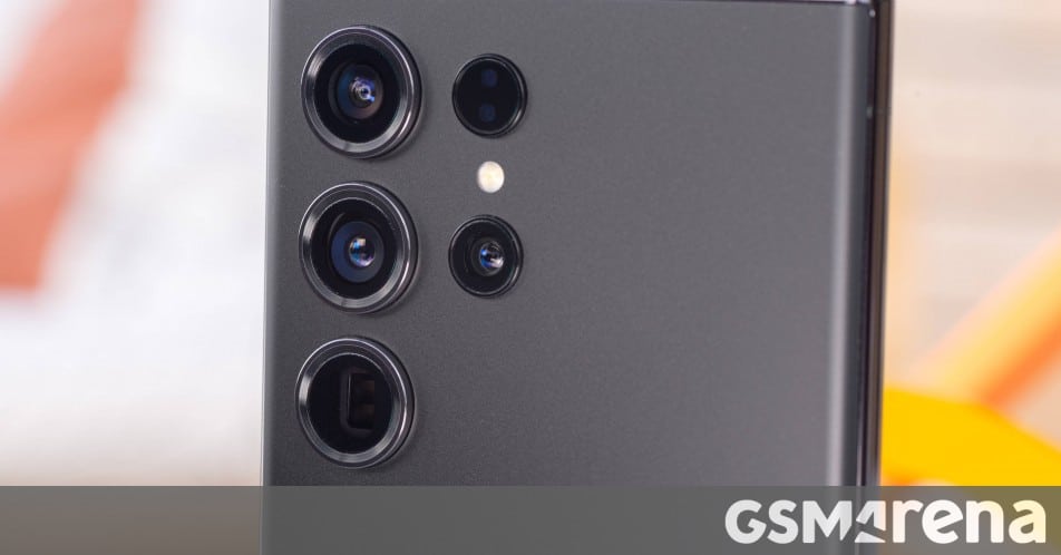 Το Samsung Galaxy S24 Ultra φημολογείται ότι θα εγκαταλείψει τη μονάδα περισκοπίου 10x
