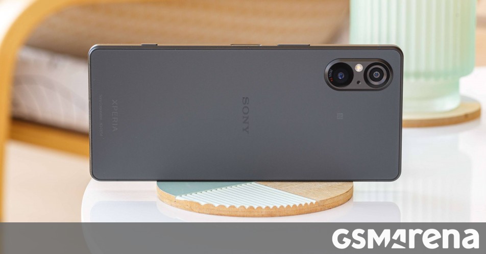 Το Sony Xperia 5 V είναι επίσημο με μεγαλύτερο αισθητήρα κύριας κάμερας