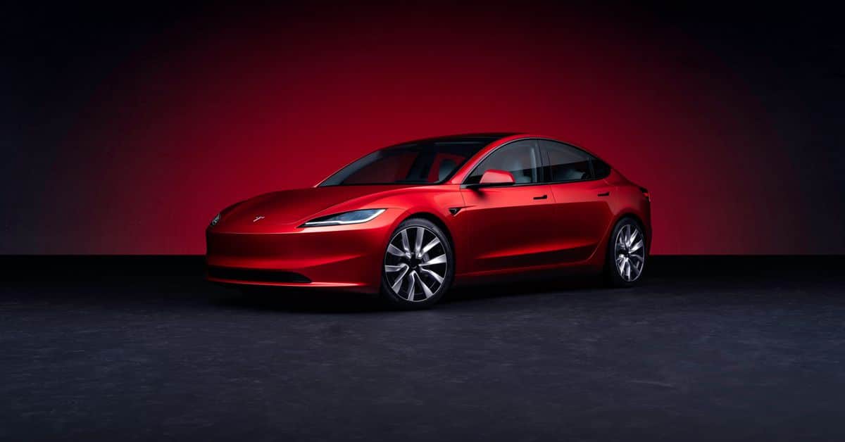 Το αναβαθμισμένο Model 3 της Tesla έχει νέο σχεδιασμό, πίσω οθόνη αφής και βελτιώσεις εμβέλειας