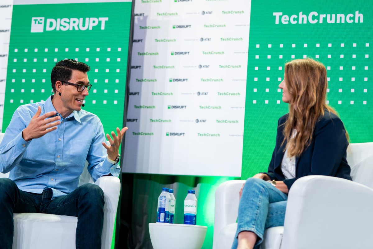 Το σχέδιο του CEO της Rivian να κάνει τα EV φθηνότερα ξεκινά από τους υπολογιστές τους
