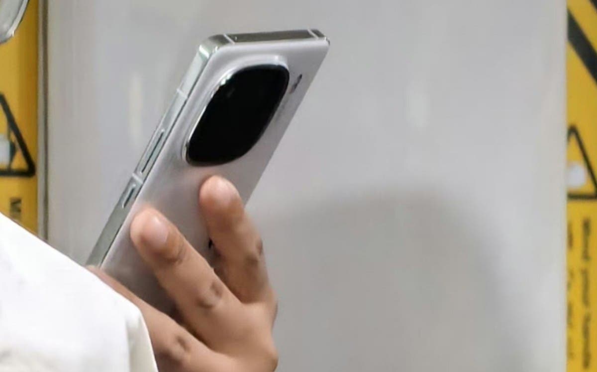 iQOO 12: πρώτη live εμφάνιση!