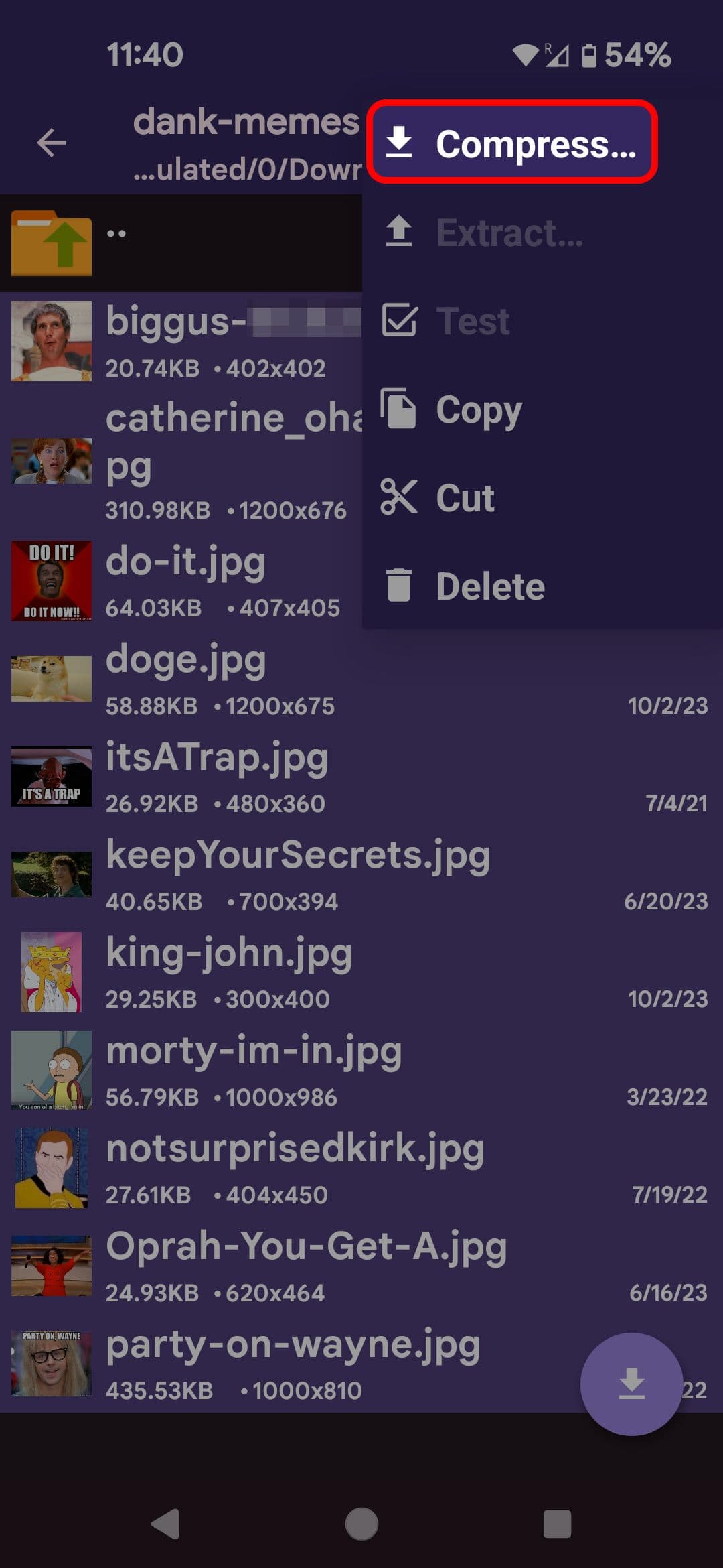 Μενού πλέγματος ZArchiver που επισημαίνει την επιλογή Συμπίεση...