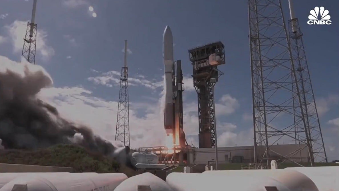 Η Amazon στην κούρσα του δορυφορικού ίντερνετ: Εκτόξευσε δύο πρωτότυπους δορυφόρους από το Κανάβεραλ