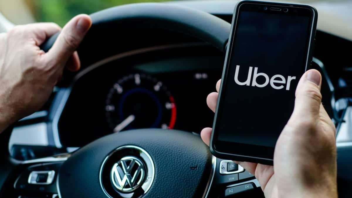 Η Uber θα μεταφέρει τα πακέτα σας στο Ταχυδρομείο για εσάς
