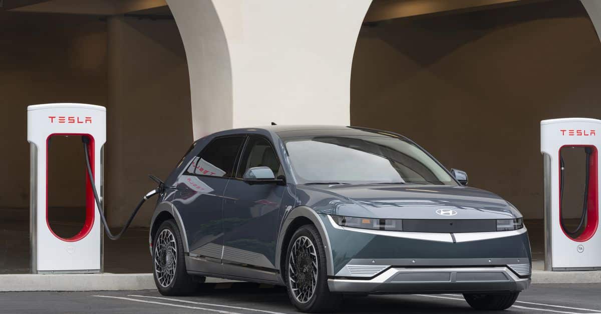Τα μελλοντικά EV της Hyundai θα έχουν επίσης τη θύρα φόρτισης EV της Tesla
