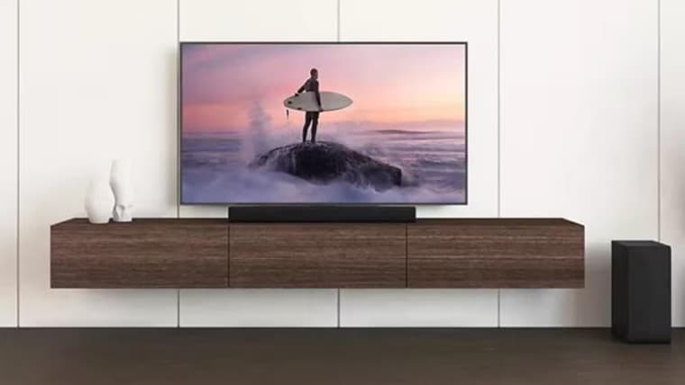 The LG S40Q soundbar and subwoofer