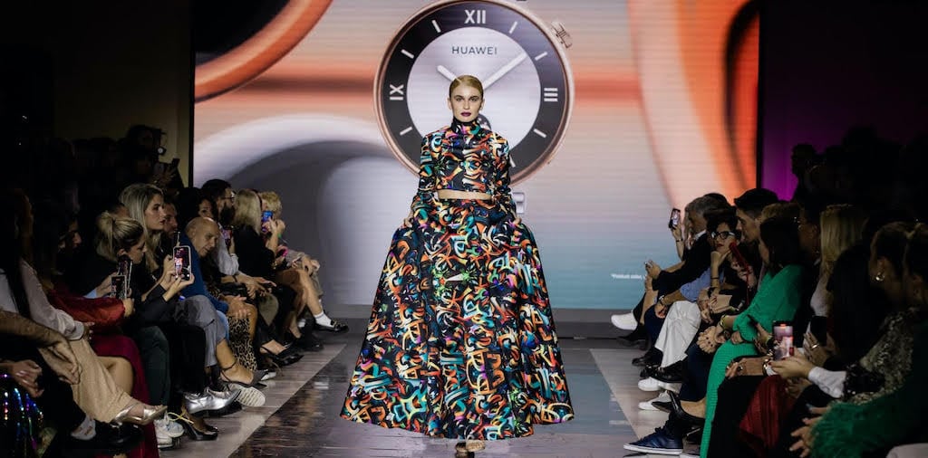 HUAWEI WATCH GT4: Στηρίζει τα New Designers Awards και βραβεύεται ως “Best Fashion Tech Wearable”