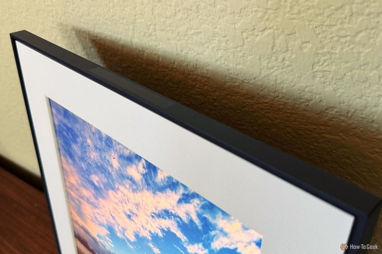 Εμφάνιση των χειριστηρίων αφής κατά μήκος της κορυφής του aura walden