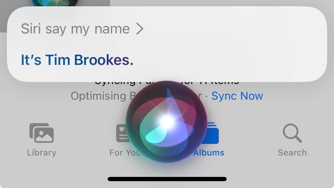Ζητώντας από τη Siri να πει το όνομά μου, με σωστή απάντηση.