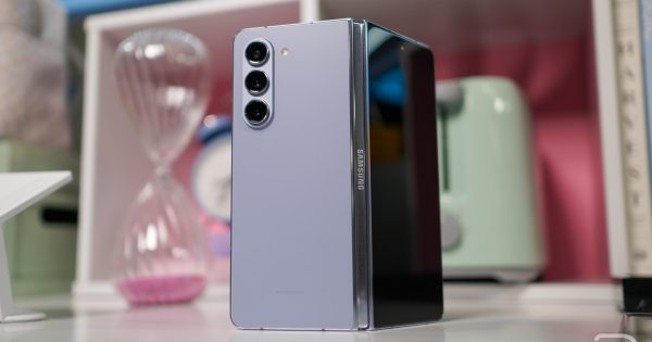 Η Samsung προσφέρει έκπτωση 1.345 $ για το Galaxy Z Fold 5
