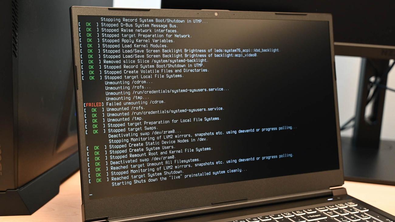 Πώς να χρησιμοποιήσετε την εντολή dmesg στο Linux
