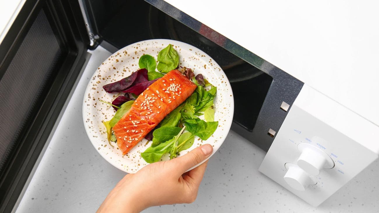 Μπορεί το πλαστικό να μπει στο φούρνο μικροκυμάτων; Να τι λένε οι ειδικοί, Μπορεί το πλαστικό να μπει στο φούρνο μικροκυμάτων;  Να τι λένε οι ειδικοί, TechWar.gr