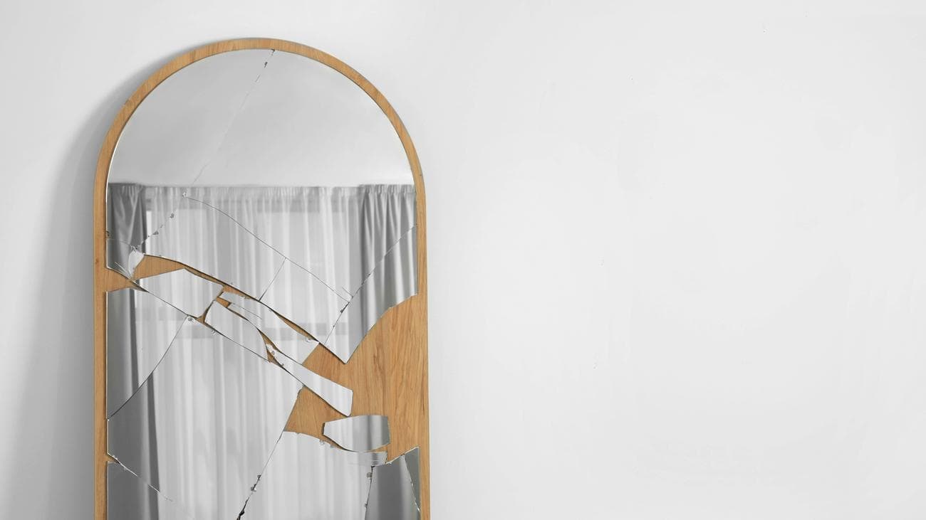 Σπασμένος καθρέφτης