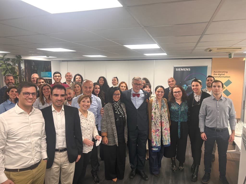 Επίσκεψη στη Siemens Ελλάδος ομάδας φοιτητών του ΠΜΣ στη Διοίκηση Επιχειρήσεων του ΕΚΠΑ - Digitaltvinfo.gr, Επίσκεψη στη Siemens Ελλάδος ομάδας φοιτητών του ΠΜΣ στη Διοίκηση Επιχειρήσεων του ΕΚΠΑ –, TechWar.gr