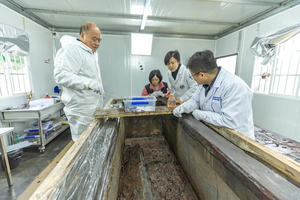 Αρχαιολόγοι άνοιξαν για πρώτη φορά αρχαίο τάφο 2.100 ετών, Αρχαιολόγοι άνοιξαν για πρώτη φορά αρχαίο τάφο 2.100 ετών, TechWar.gr