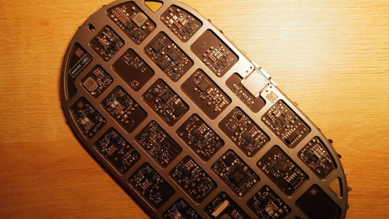 Ένα πρώιμο πρωτότυπο δείχνει γιατί η Apple εγκατέλειψε το AirPower, Ένα πρώιμο πρωτότυπο δείχνει γιατί η Apple εγκατέλειψε το AirPower, TechWar.gr