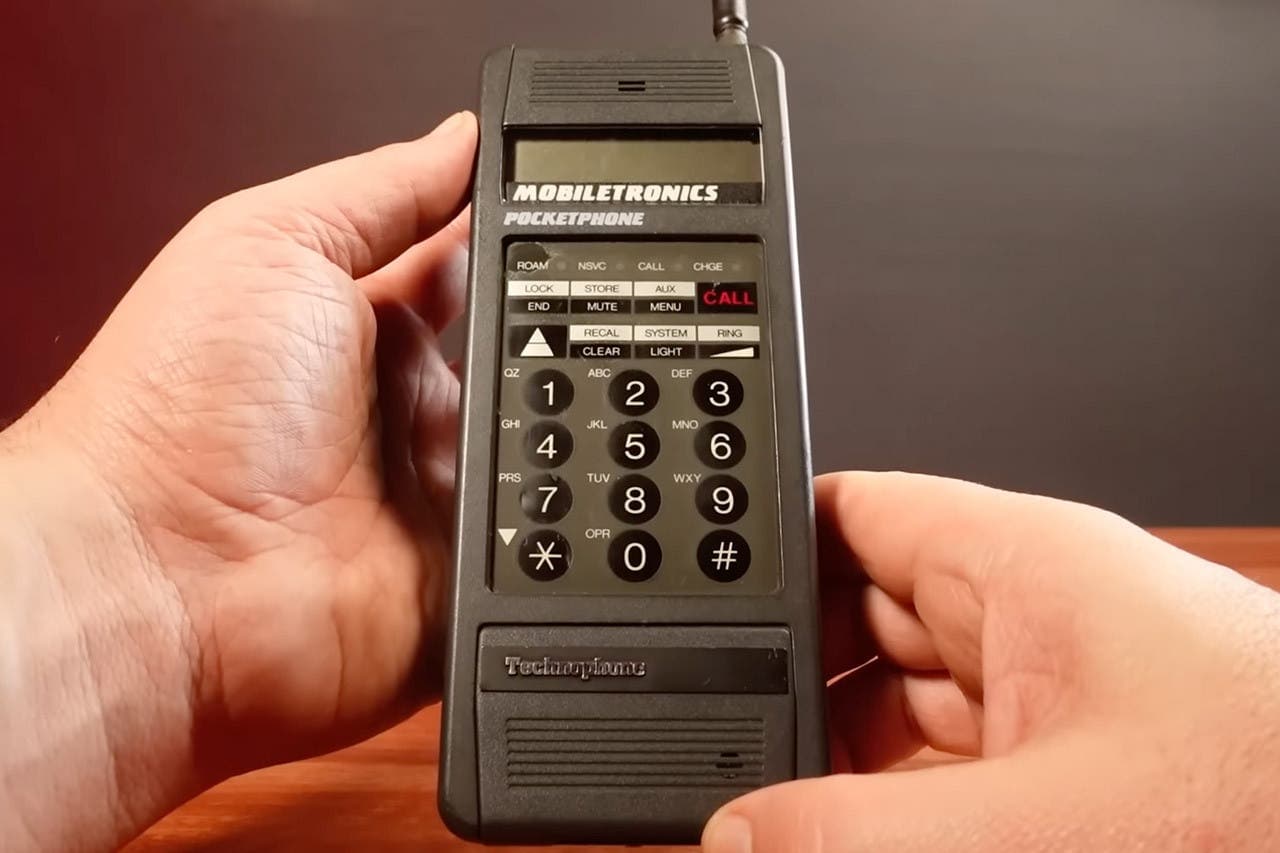 Έχετε ένα από αυτά τα κινητά τηλέφωνα «δεινοσαύρων»; Μπορεί να βγάλεις πολλά χρήματα!, Έχετε ένα από αυτά τα κινητά τηλέφωνα «δεινοσαύρων»;  Μπορεί να βγάλεις πολλά χρήματα!, TechWar.gr