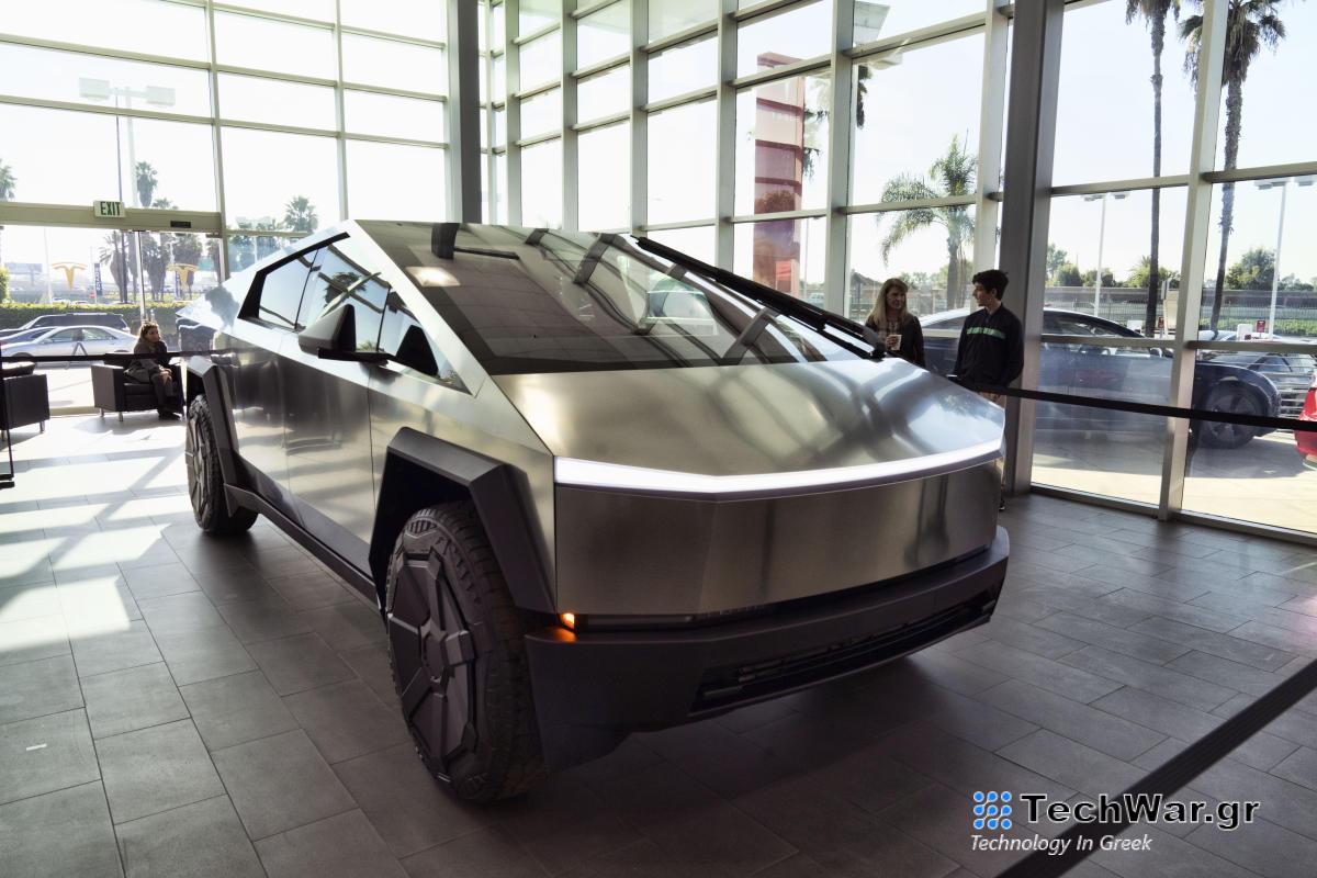Η Tesla θα μπορούσε να μηνύσει τους ιδιοκτήτες Cybertruck εάν αναποδογυρίσουν τα οχήματά τους πολύ νωρίς
