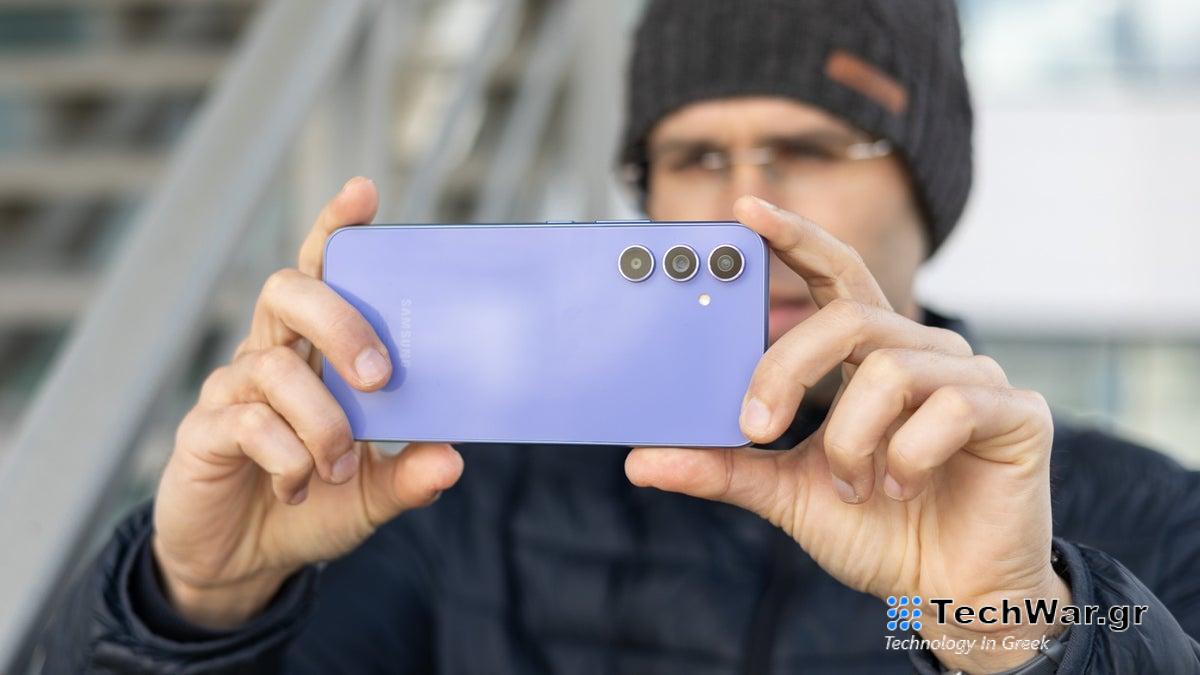 Η πιο υπέροχη χριστουγεννιάτικη προσφορά της Samsung προσφέρει δωρεάν θήκη με ένα Galaxy A54 5G με τεράστια έκπτωση